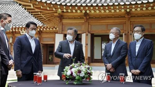 韓国４大グループ　サムスントップの赦免に言及＝文大統領「理解する」