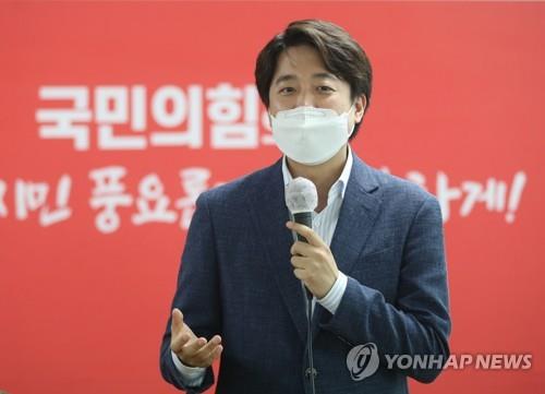 韓国政界に衝撃　議員経験ない３６歳が最大野党代表に