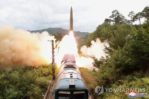 韓国軍「北は多様な移動式発射台を開発中」　列車からのミサイル発射に