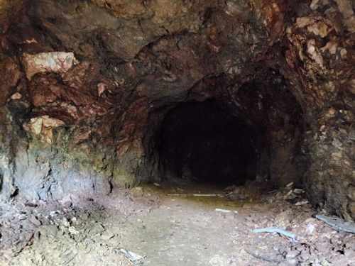 韓国・群山大で人工洞窟発見　旧日本軍の武器庫か