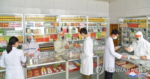朝鮮中央通信は２５日、朝鮮人民軍の医療部門が医薬品供給に投入されたと報じた＝（朝鮮中央通信＝聯合ニュース）