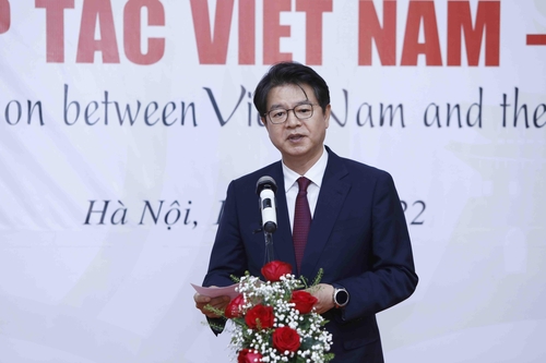 韓国・ベトナム国交樹立３０周年報道写真展　ハノイで開幕
