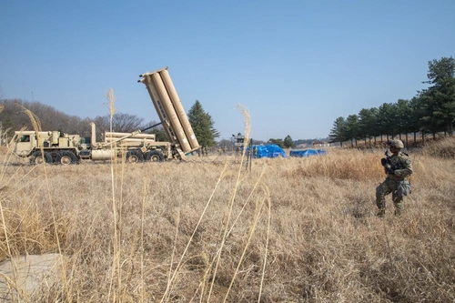 韓米がＴＨＡＡＤ基地外で発射台展開訓練　防衛範囲拡大へ