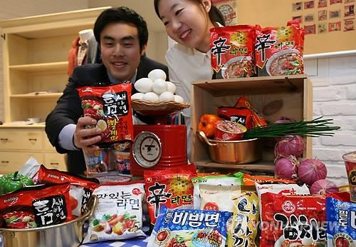 한국 1인당 라면소비 '세계 1위'…연간 74개 먹어 - 2