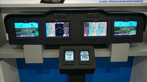 국산 헬기 수리온 조종석 기기들 '터치스크린'으로 개선 - 2