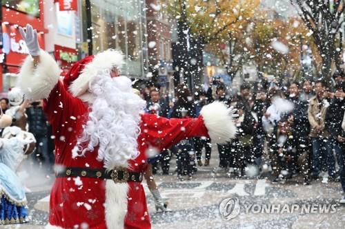 '기차 타고 크리스마스 속으로'…영월 석항역서 축제