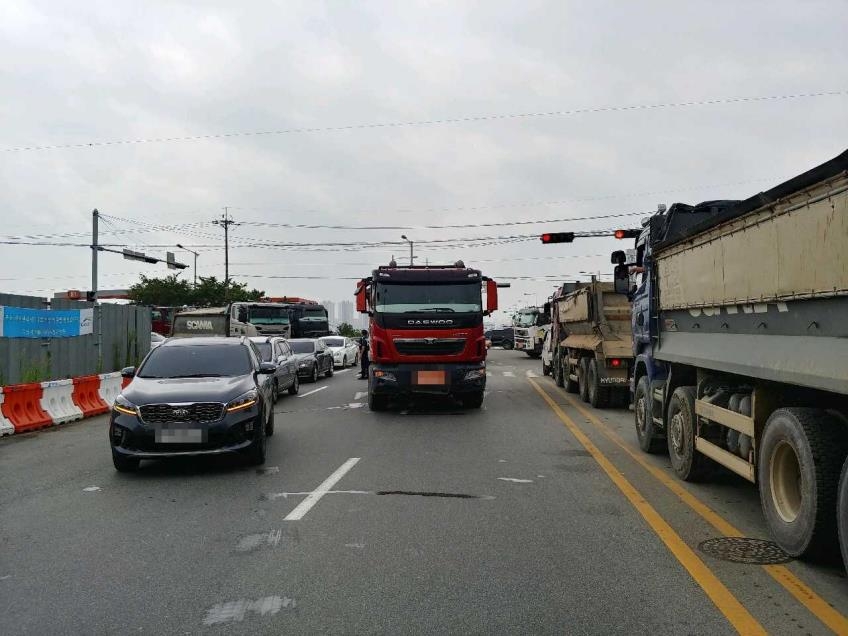 중국 트럭 자전거 사고