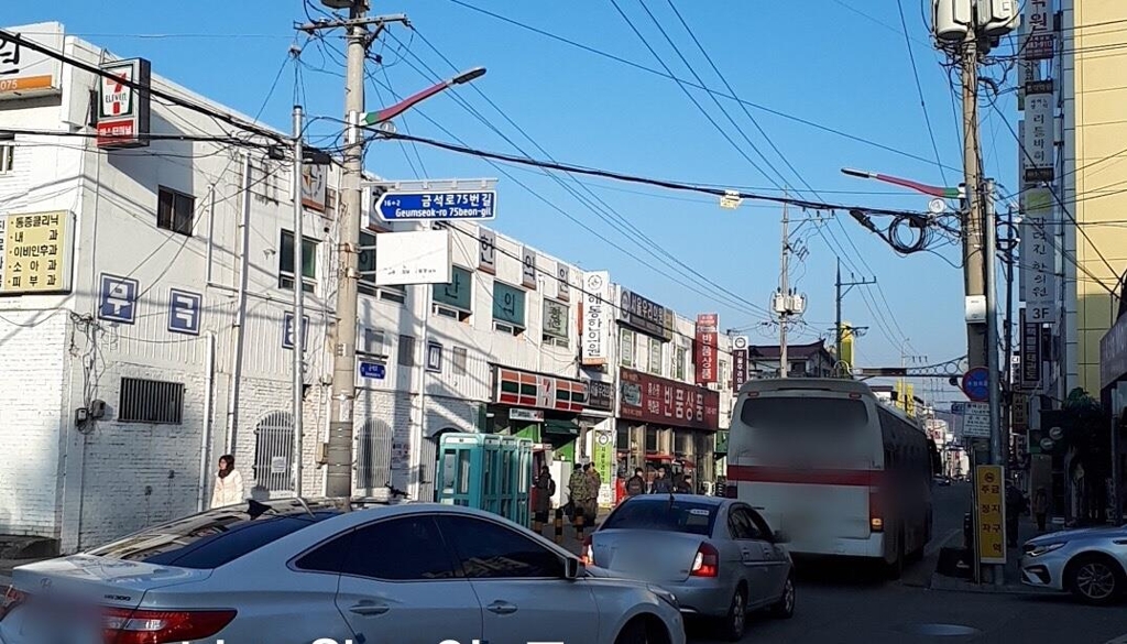 음성 무극 터미널 영업정지…일부 버스 길바닥 승하차 횡포 | 연합뉴스