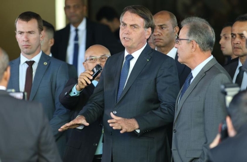 자이르 보우소나루 브라질 대통령(가운데) [국영 뉴스통신 아젠시아 브라질]
