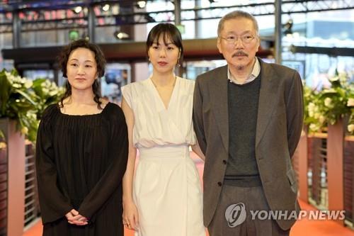 홍상수 신작 베를린영화제서 공개…연인 김민희와 참석