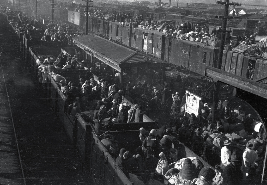 한국전쟁 당시 기차에 오른 피란민의 모습