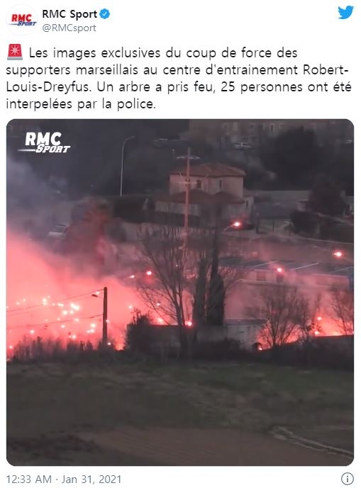 마르세유 팬들이 훈련장에서 폭죽으로 폭동 … 나무를 태우고 시설을 파괴