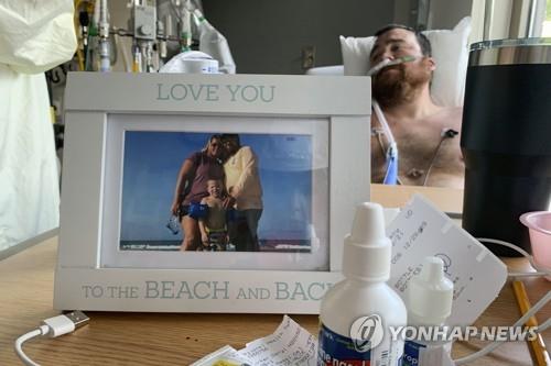 백신 접종을 거부하다 코로나에 걸려 중환자실에 입원한 미주리주 주민 대릴 바커
