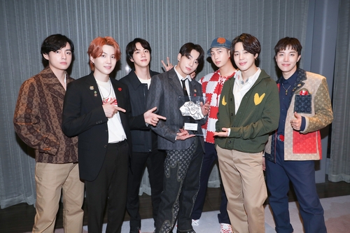 BTS, 일본 레코드대상서 2년 연속 '특별국제음악상'