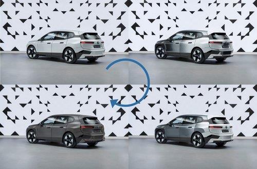 전자잉크를 활용해 차량 외관의 색상을 변경하는 'iX 플로우'