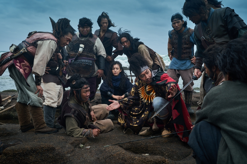 영화 '해적: 도깨비깃발' 속 한 장면