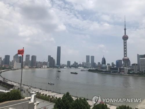 Huangpu River runs through Shanghai