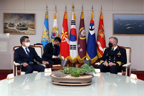 국방장관·합참의장, 나토 군사위원장 접견…우크라 사태 논의(종합)