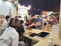 표고버섯강정·콩국수·연꽃차…파리에 선보인 한국 사찰음식