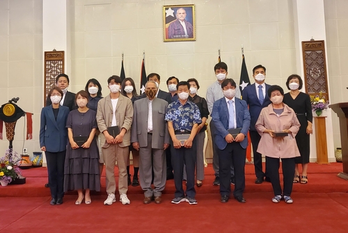 "한국군 장병 희생 기억합니다" 동티모르 대통령, 유족에 훈장