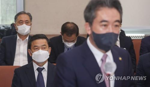 김순호 경찰국장, 국회서 과거 경찰입문 의혹에 "결코 아니다"