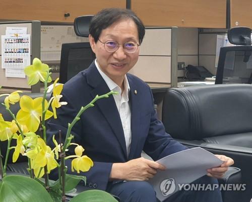 소회 밝히는 김성주 민주당 전북도당 위원장