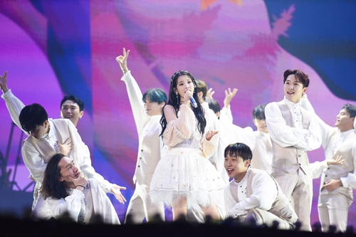 The “Good Morning” of IU is now … The last “high note in three stages” in front of an audience of 40,000 people in Jamsil (complete)