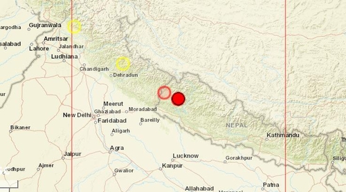 네팔 서부서 규모 5.6 지진…"주택 붕괴로 6명 이상 사망"