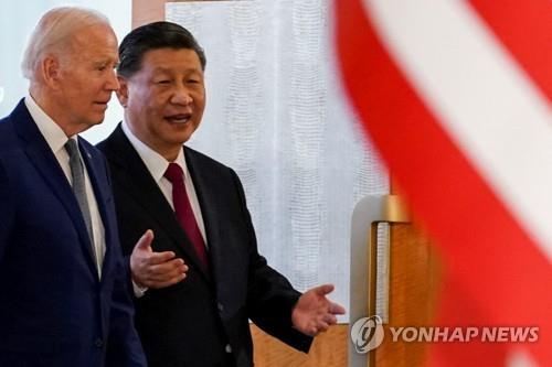 정상회담장 입장하는 조 바이든 미국 대통령과 시진핑 중국 국가주석