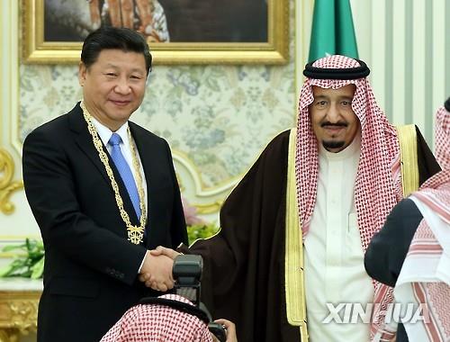 2016년 1월 리야드에서 사우디 국왕 만나는 시진핑 주석