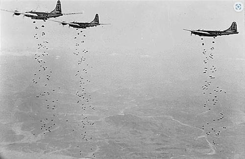 6·25전쟁 당시 B-29의 북한 폭격 장면