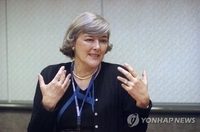 '성차별 퇴출' 앞장선 미 여성정치인 슈뢰더 82세로 별세