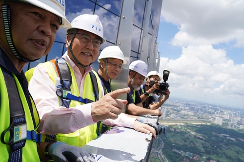 말레이시아 국영연금공단(PNB) 건물 '메르데카 118' 건설 현장 방문한 박진 장관
