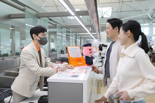 [제주공항 사람들] (21)"면세점 쇼핑하다 탑승 지연…매너가 좋은 여행을"
