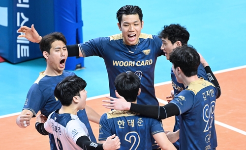 Woori Card regains first place in men's volleyball