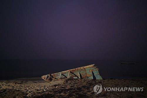 아프리카 모리타니 해안의 이주민 난파선