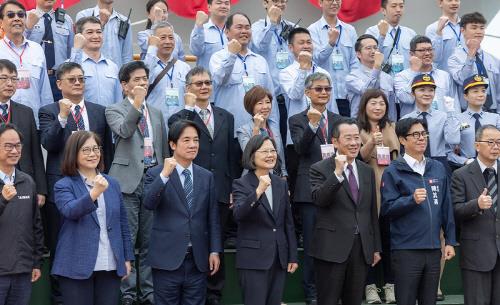 라이칭더 대만 총통 당선인과 차이잉원 총통(앞줄 왼쪽 3번째부터)