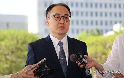 이원석, 사퇴에 선 그으며 '7초 침묵'…후속 인사 불씨 가능성