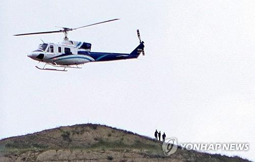이란 대통령을 태우고 19일(현지시간) 이륙한 헬기