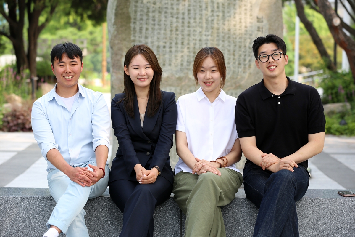 동국대 불교동아리 학생들. 좌측부터 조원준·최윤정·박수영·이승협 학생.