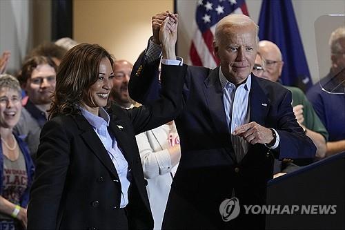 미국 민주당 대선 후보인 해리스 부통령(좌)과 바이든 대통령