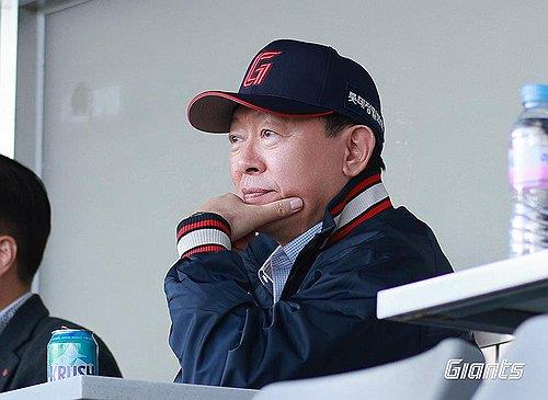 롯데, 야구·LPGA서 상승세 탔다…신동빈 "투혼 발휘해달라"