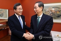 한덕수, 개헌연대로 보폭 넓히며 김문수에 단일화 압박