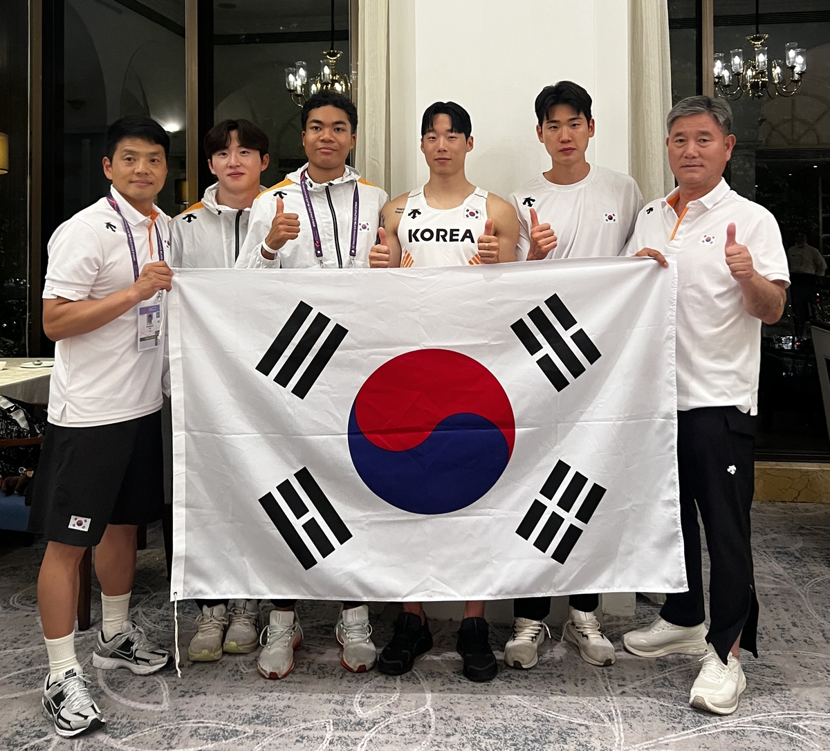 한국 신기록 세운 남자 400ｍ 계주팀