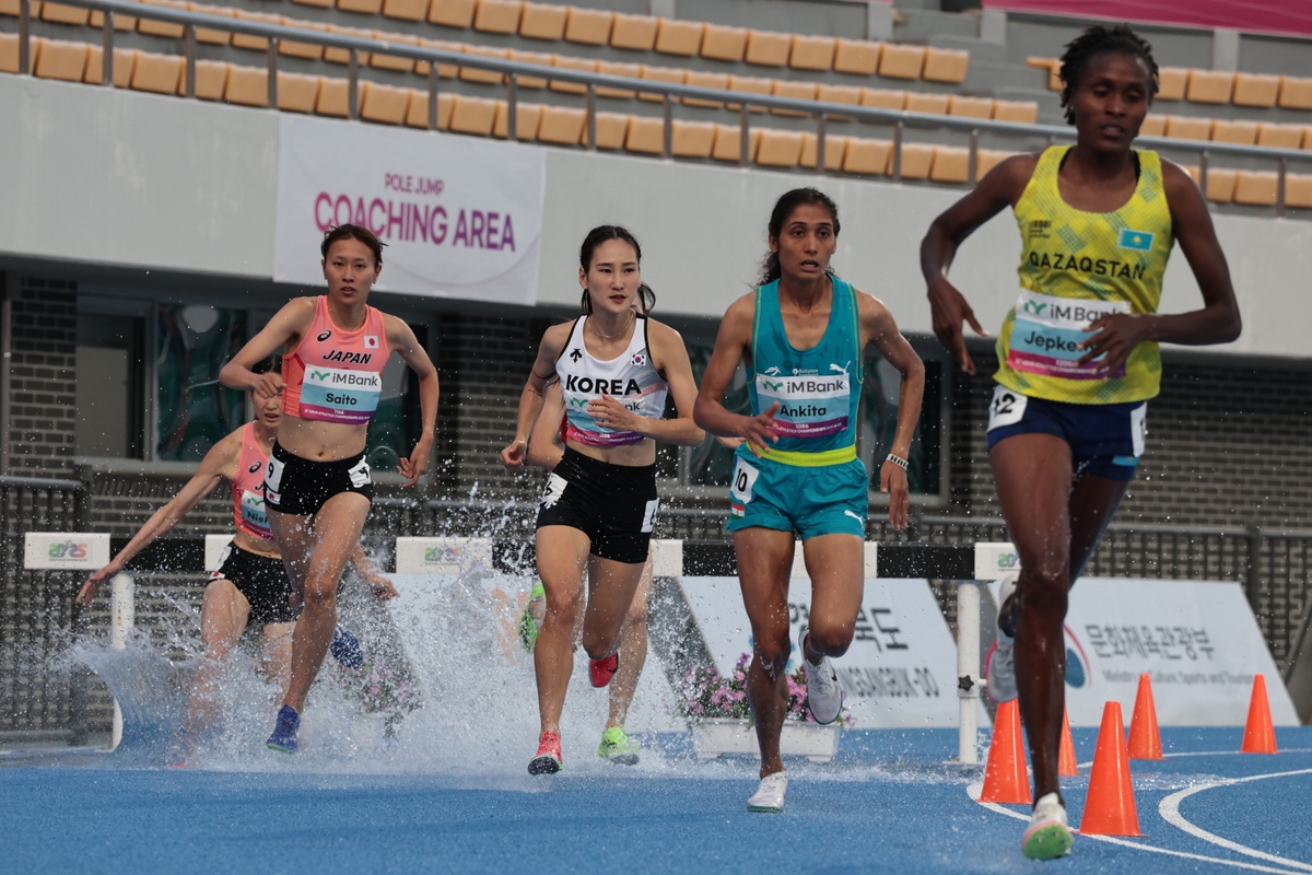 조하림 38일만에 여자 장애물 3,000ｍ 한국新…아시아선수권 7위