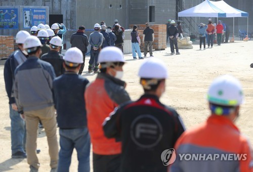 내국인 건설숙련공 구인난…"외국 숙련인력에 체류자격 확대해야"