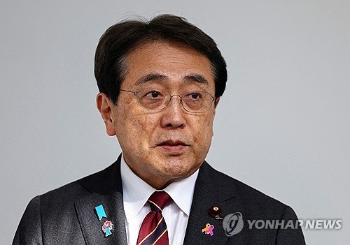 美서 체류 연장하던 日관세각료 30일 일단 귀국하기로