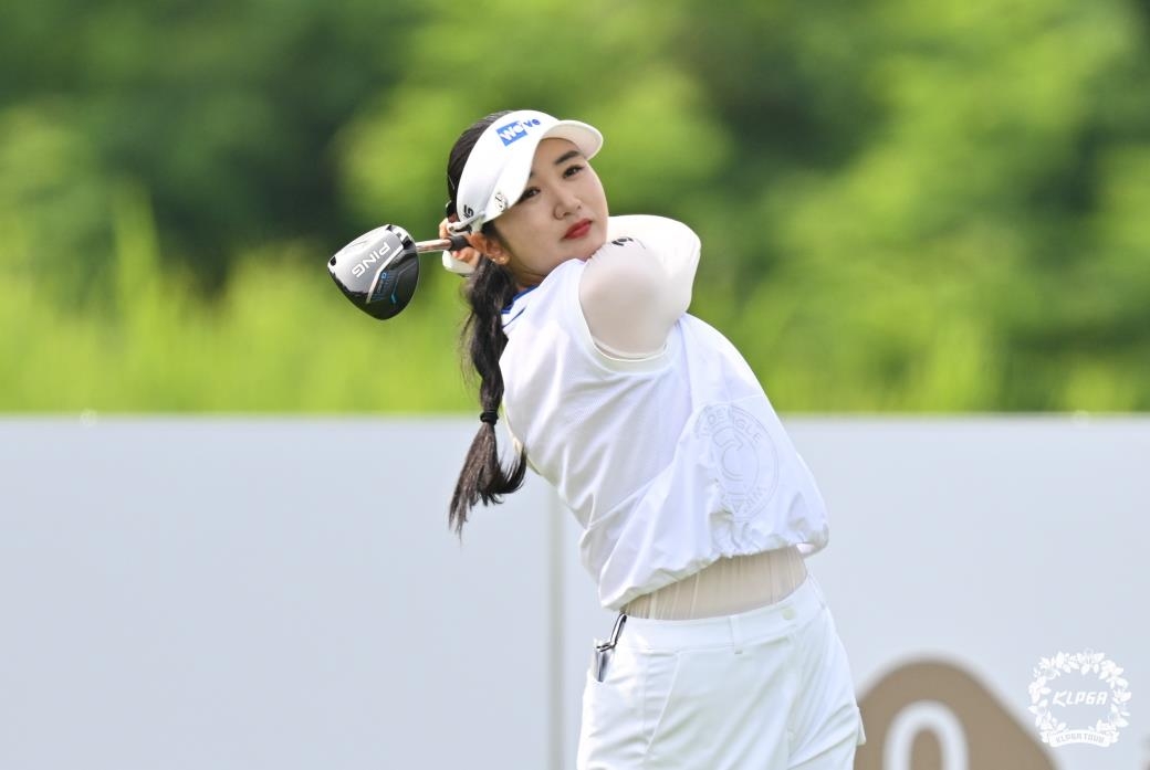 티샷 날리는 박혜준