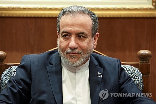 이란, 핵 협상 재개 앞두고 유럽 3국과 '스냅백' 신…