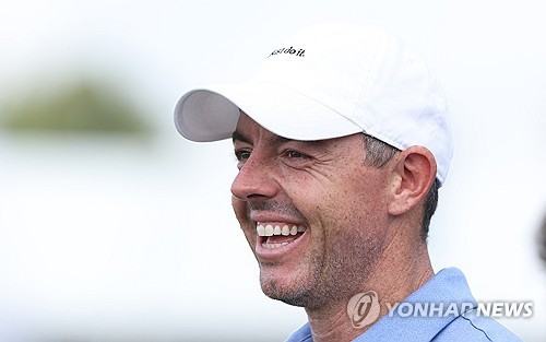 매킬로이 "라이더컵 단장 겸 선수 제안 받았지만 고사"
